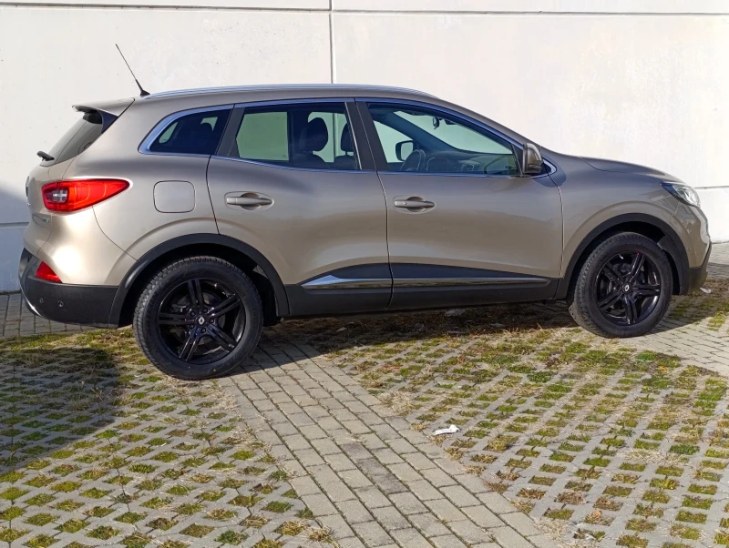 Renault Kadjar, снимка 5 - Автомобили и джипове - 48601909