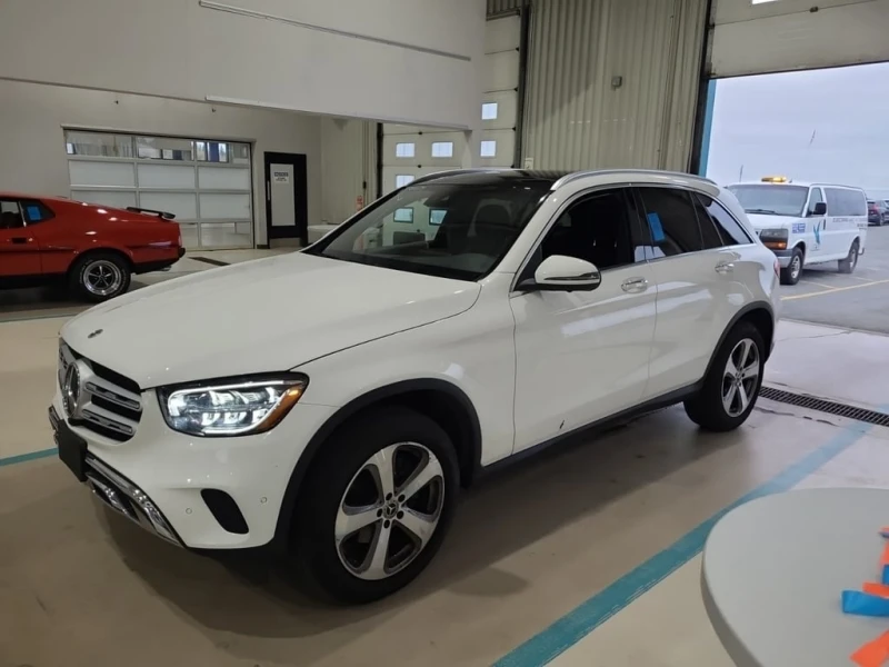 Mercedes-Benz GLC 300 * CARFAX * БЕЗ ПЪРВОНАЧАЛНА ВНОСКА