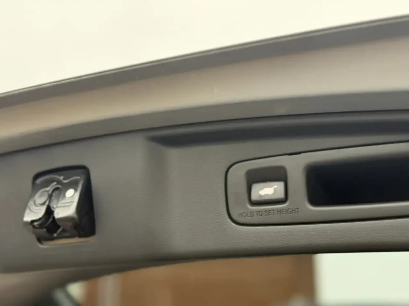 Honda Cr-v AWD * SUNROOF * KEYLESS * DISTRONIC * ПОДГРЕВ, снимка 16 - Автомобили и джипове - 52576690