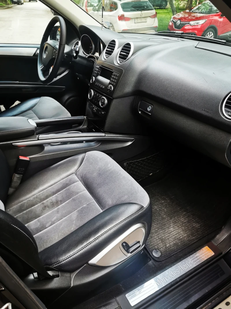 Mercedes-Benz ML 320 На пружини перфектен, снимка 12 - Автомобили и джипове - 53241765