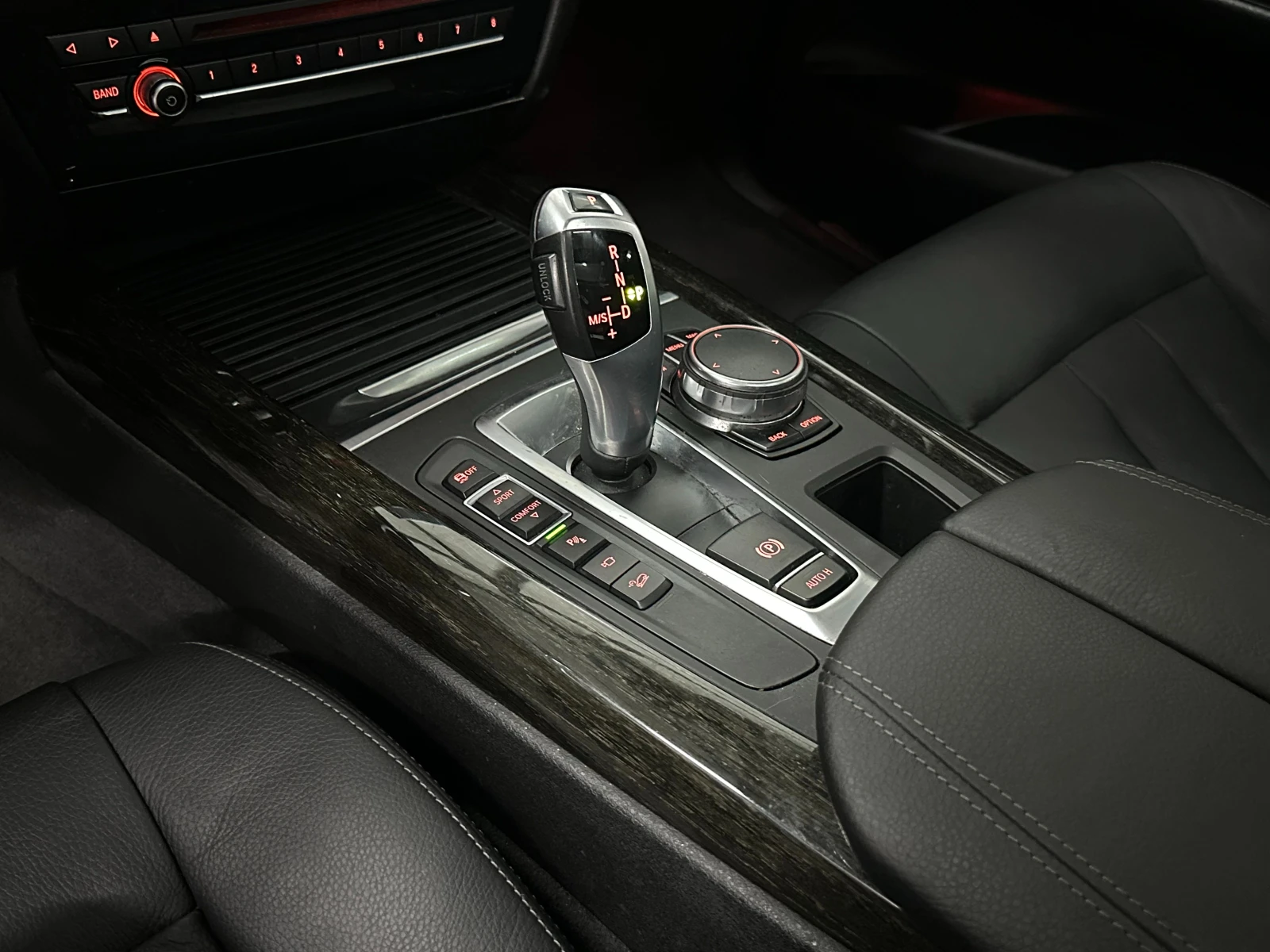 BMW X5 * xDrive35i* 360* HEADUP* МЪРТВИ ТОЧКИ* HARMAN/KAR, снимка 12 - Автомобили и джипове - 50609659