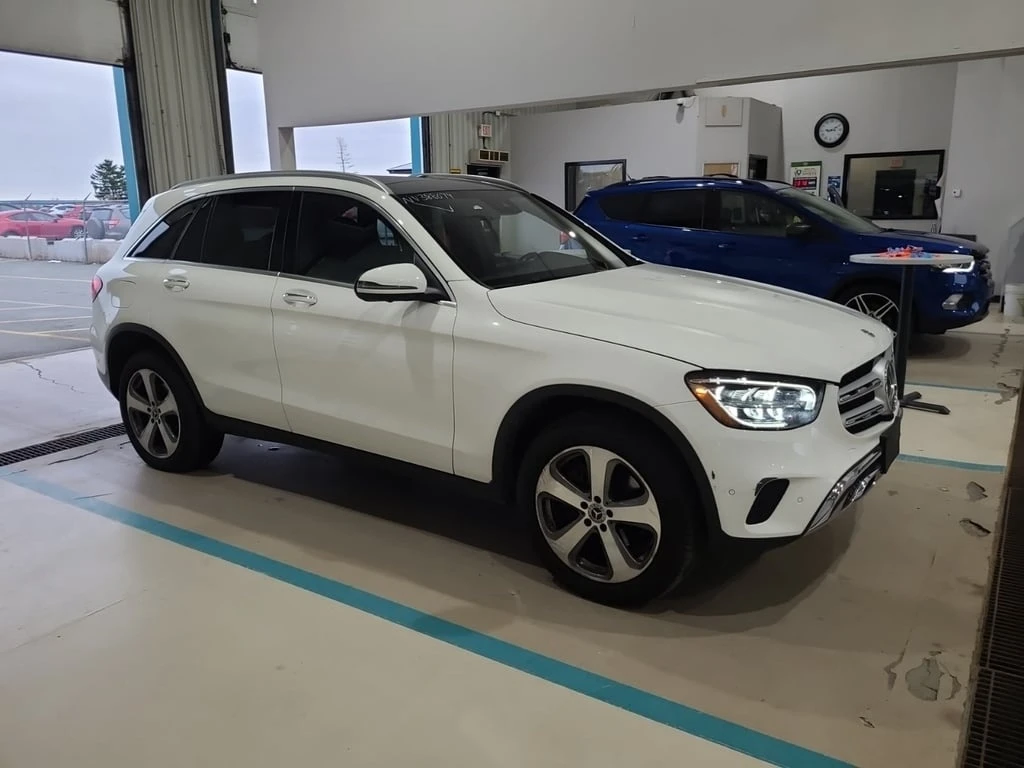 Mercedes-Benz GLC 300 * CARFAX * БЕЗ ПЪРВОНАЧАЛНА ВНОСКА - изображение 2