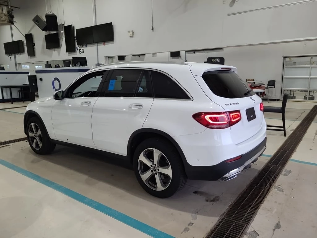 Mercedes-Benz GLC 300 * CARFAX * БЕЗ ПЪРВОНАЧАЛНА ВНОСКА - изображение 4