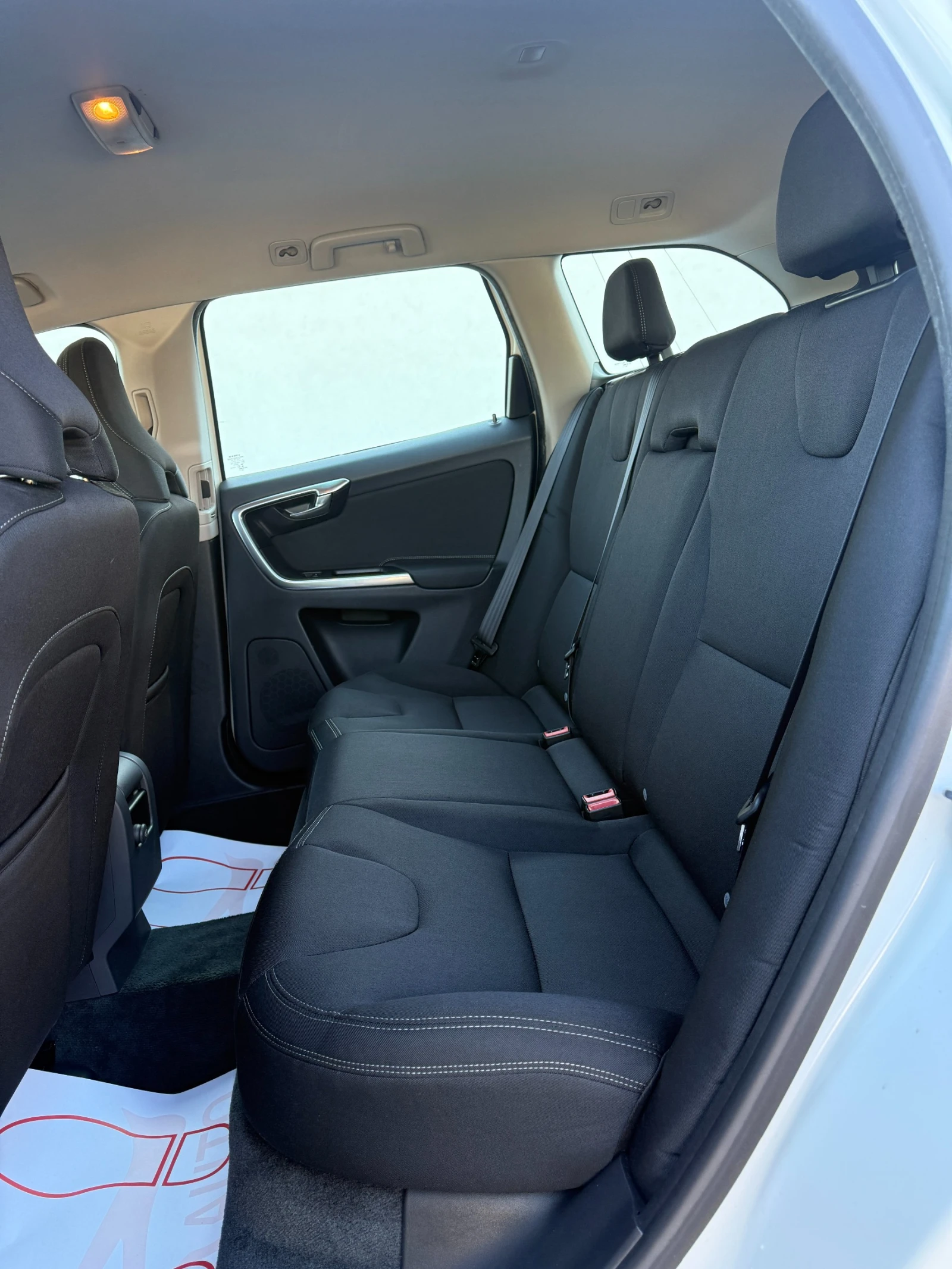 Volvo XC60 2.0D4* 163hp* FACELIFT* СЕРВИЗНА ИСТОРИЯ*  - изображение 8