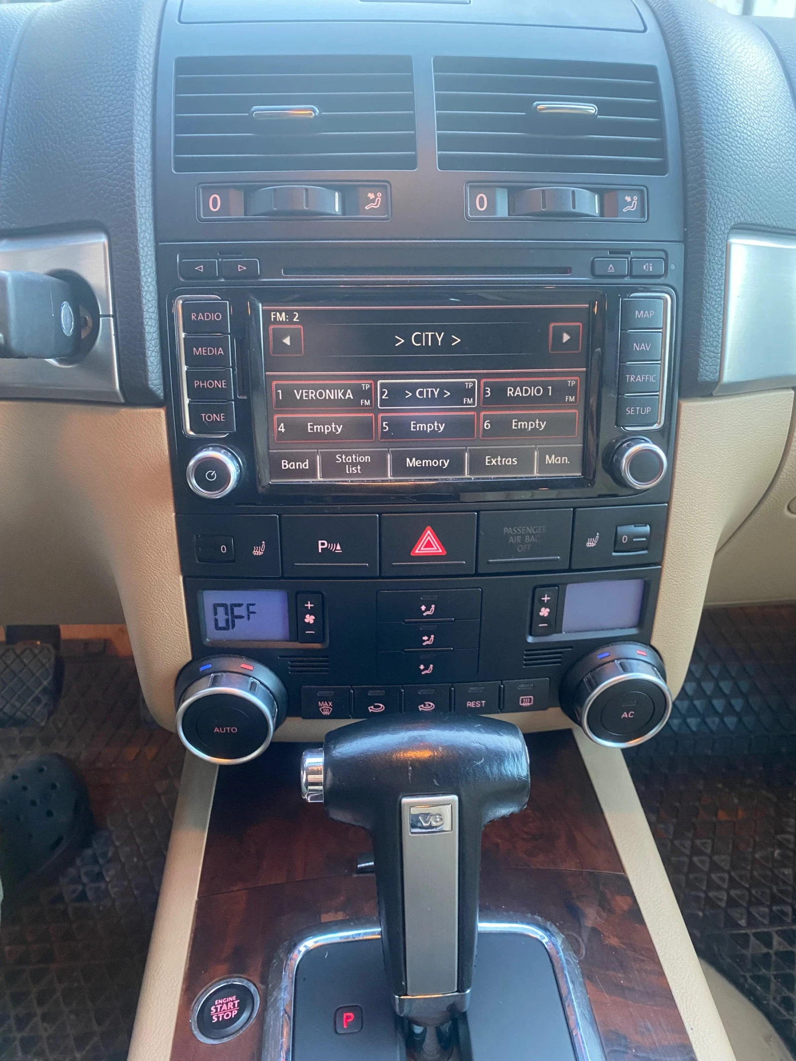 VW Touareg, снимка 12 - Автомобили и джипове - 54170019