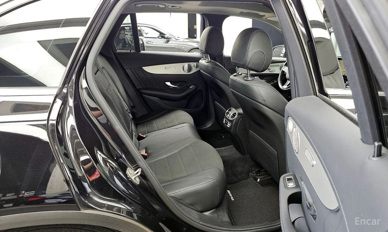 Mercedes-Benz GLC 300 4MATIC* AMG-LINE* DISTRONIC* 360CAMERA* , снимка 16 - Автомобили и джипове - 54565063