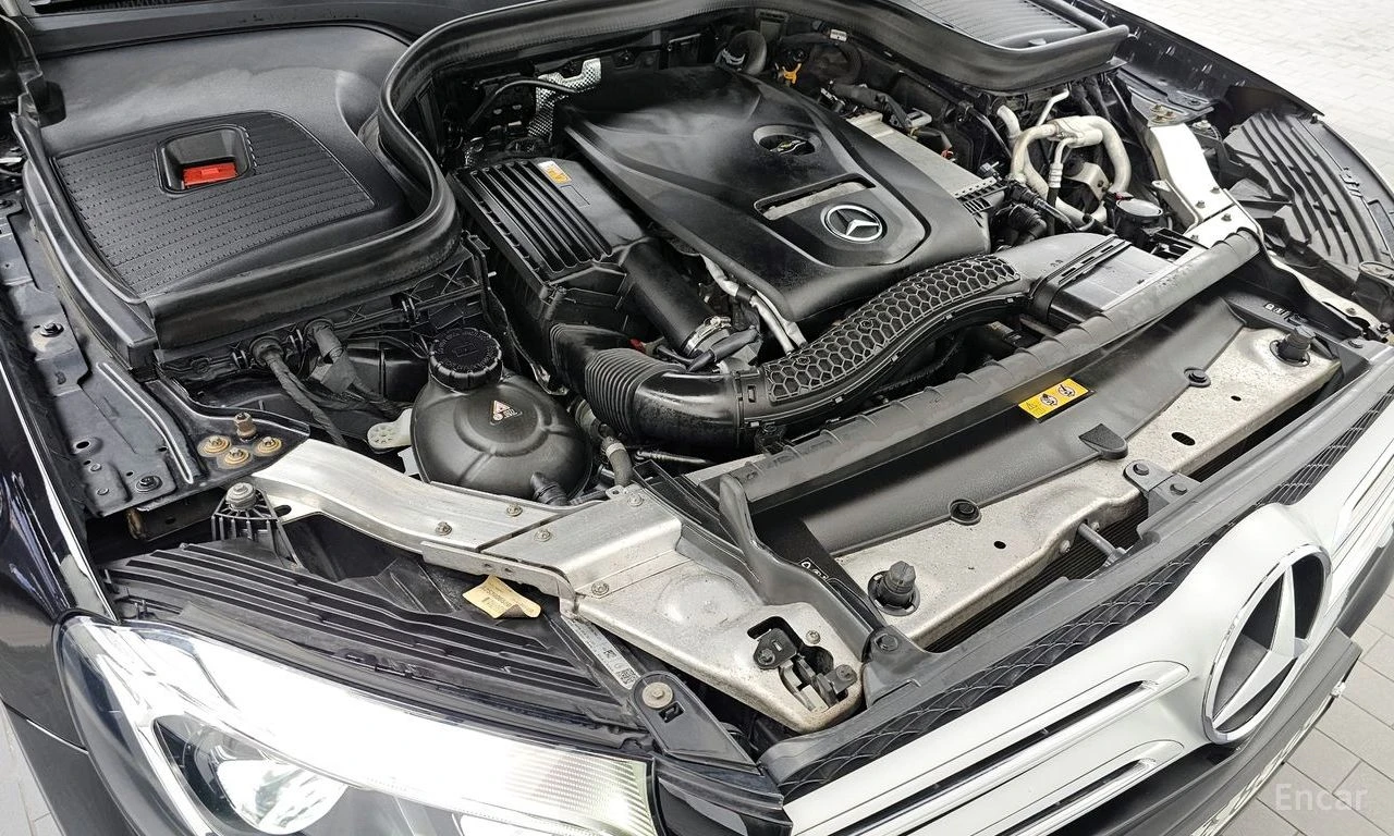 Mercedes-Benz GLC 300 4MATIC* AMG-LINE* DISTRONIC* 360CAMERA* , снимка 17 - Автомобили и джипове - 54565063
