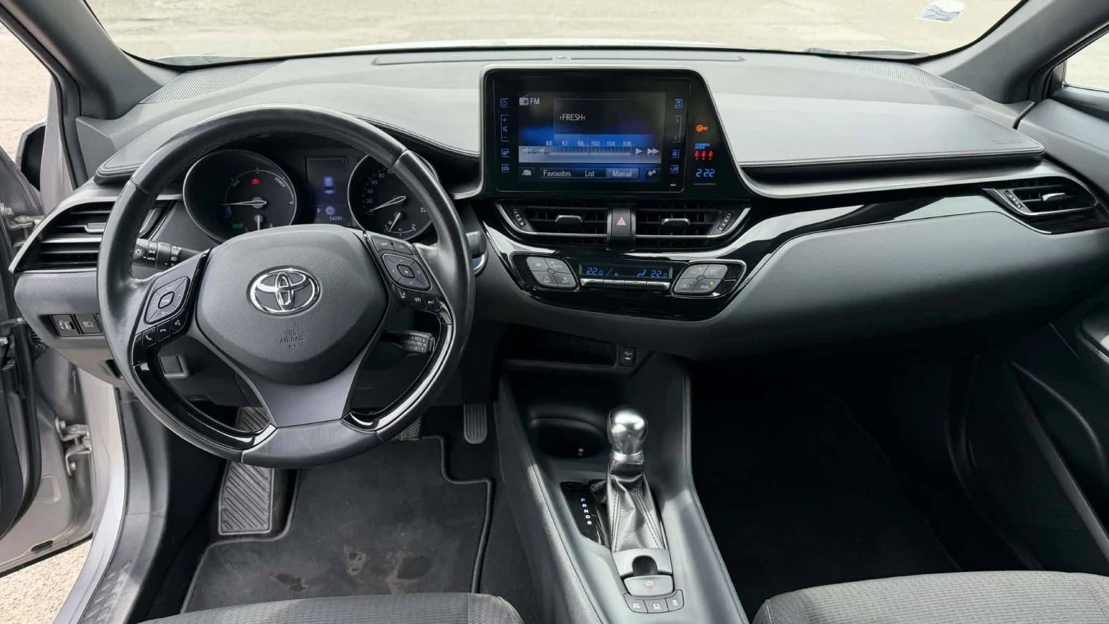 Toyota C-HR 1.8 HYBRID, снимка 5 - Автомобили и джипове - 54623519