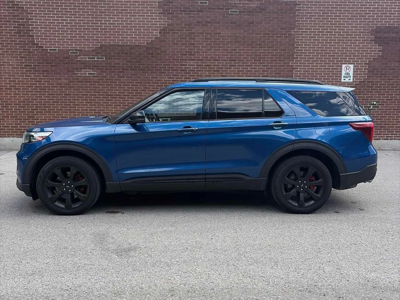 Ford Explorer * ST * ДИСТРОНИК/ОБДУХВАНЕ/ПАНОРАМА/360, снимка 4 - Автомобили и джипове - 55200525