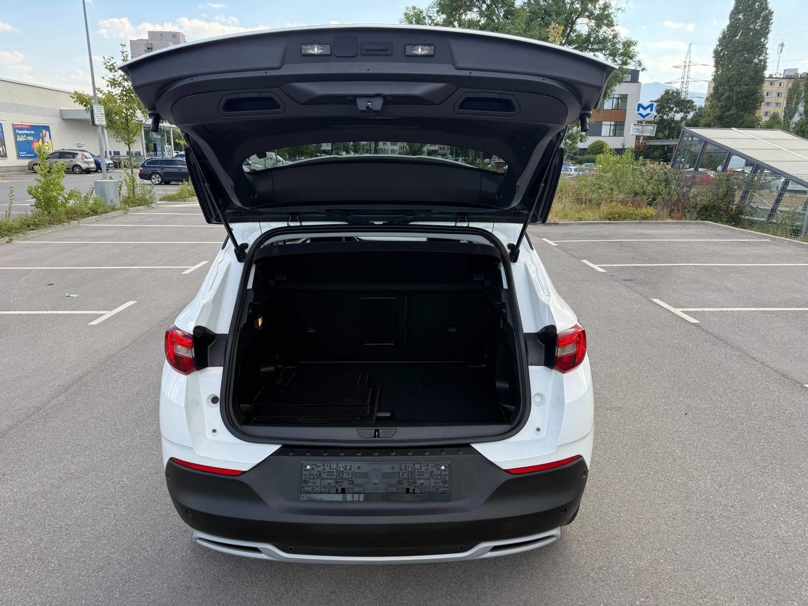 Opel Grandland X 1.5CDTI* NAVI* EURO6* , снимка 11 - Автомобили и джипове - 55952237