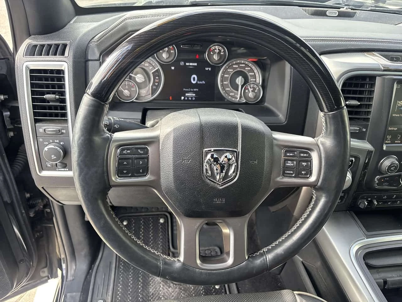 Dodge RAM 1500 5.7 HEMI * Limited * 4WD * 1 ���������� *  | Mobile.bg � ����������� 14