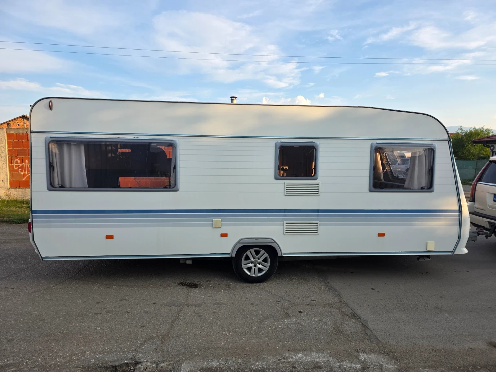 Каравана Adria ALTEA 6м, снимка 4 - Каравани и кемпери - 55159810