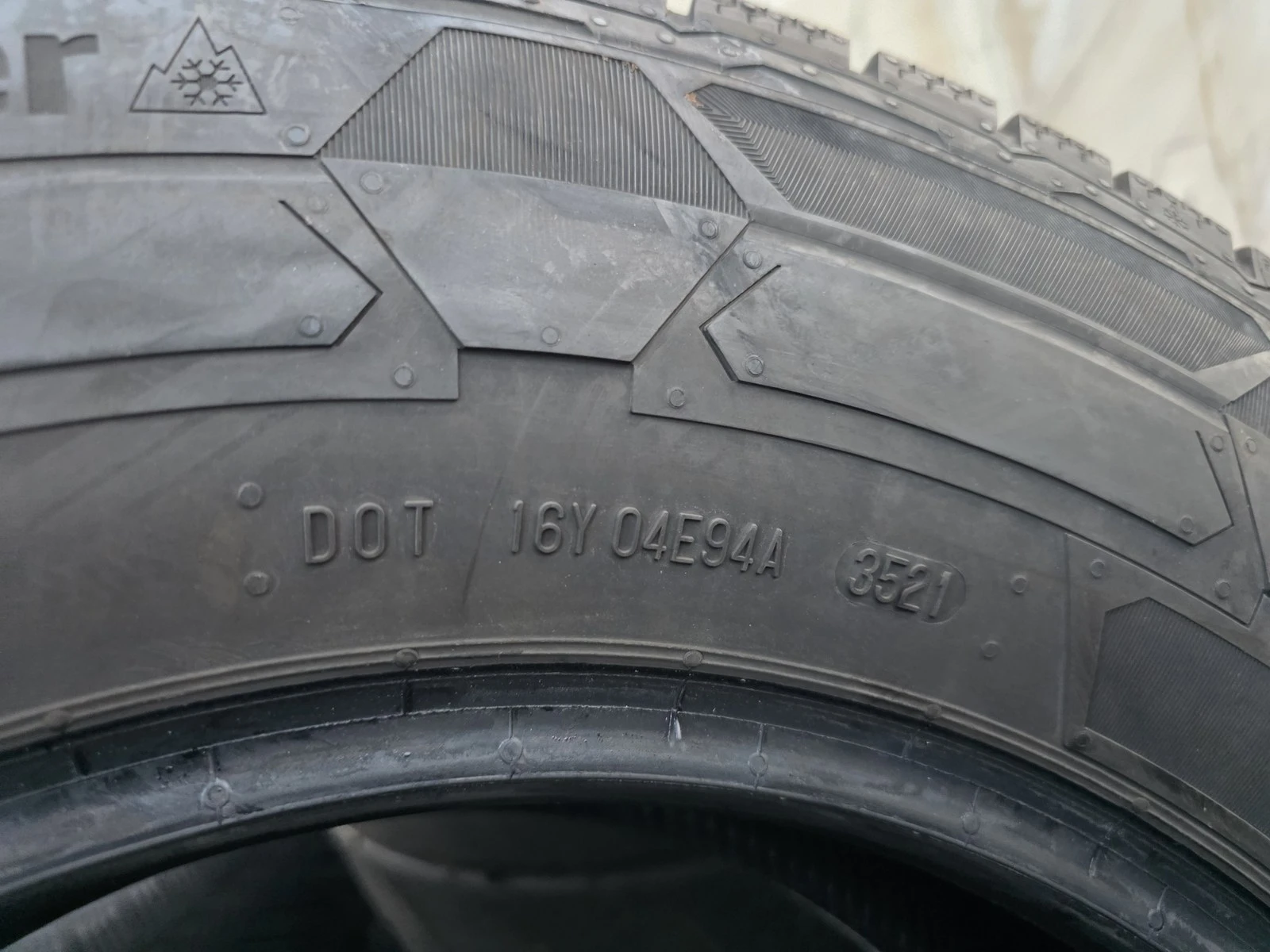 Гуми Зимни 215/75R16, снимка 7 - Гуми и джанти - 56663250