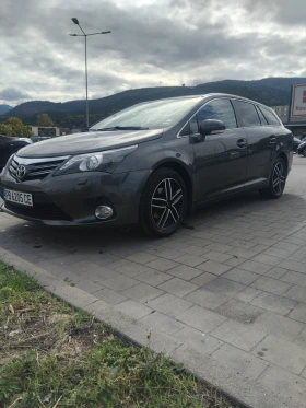 ����� �� �������� �� Toyota Avensis 2.0 D4D  Navi   Alcantara