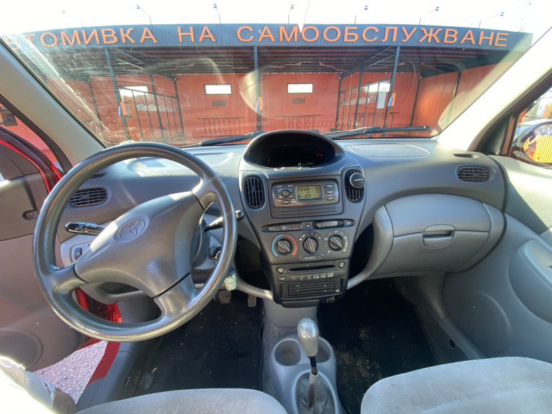 Toyota Yaris verso, снимка 5 - Автомобили и джипове - 45684115