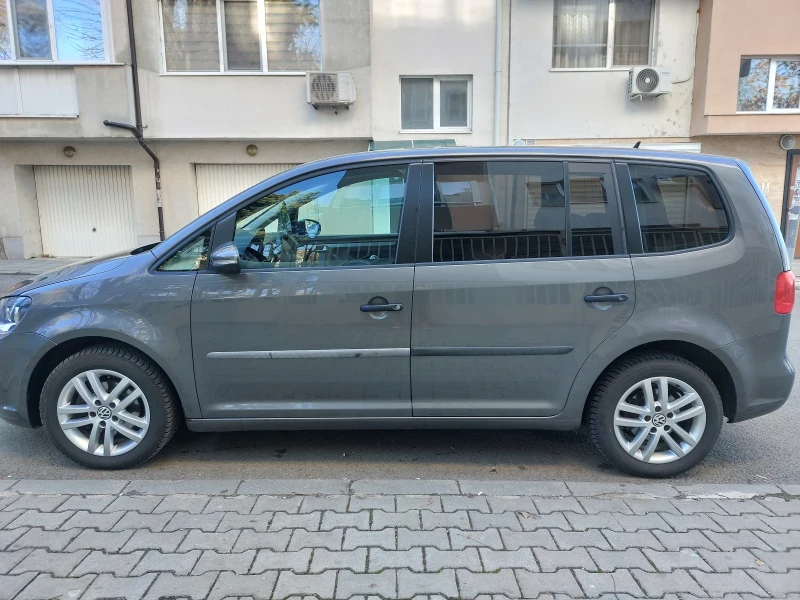 VW Touran 1.6 TDI, снимка 2 - Автомобили и джипове - 48505689