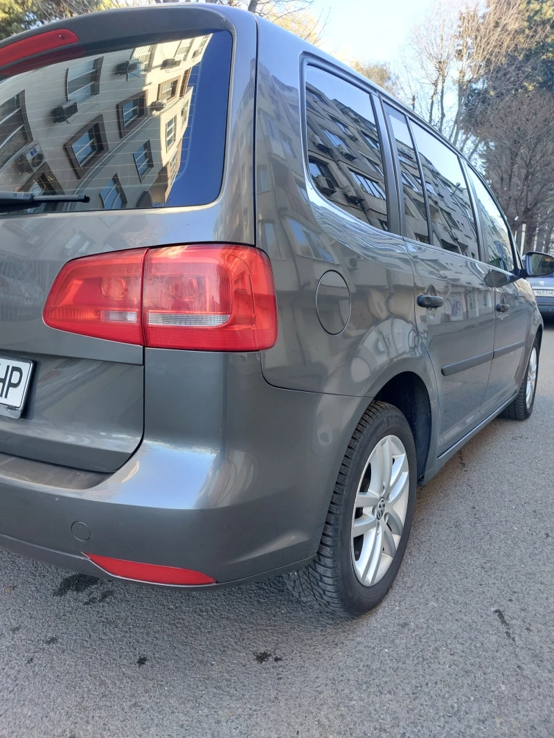 VW Touran 1.6 TDI, снимка 6 - Автомобили и джипове - 48505689