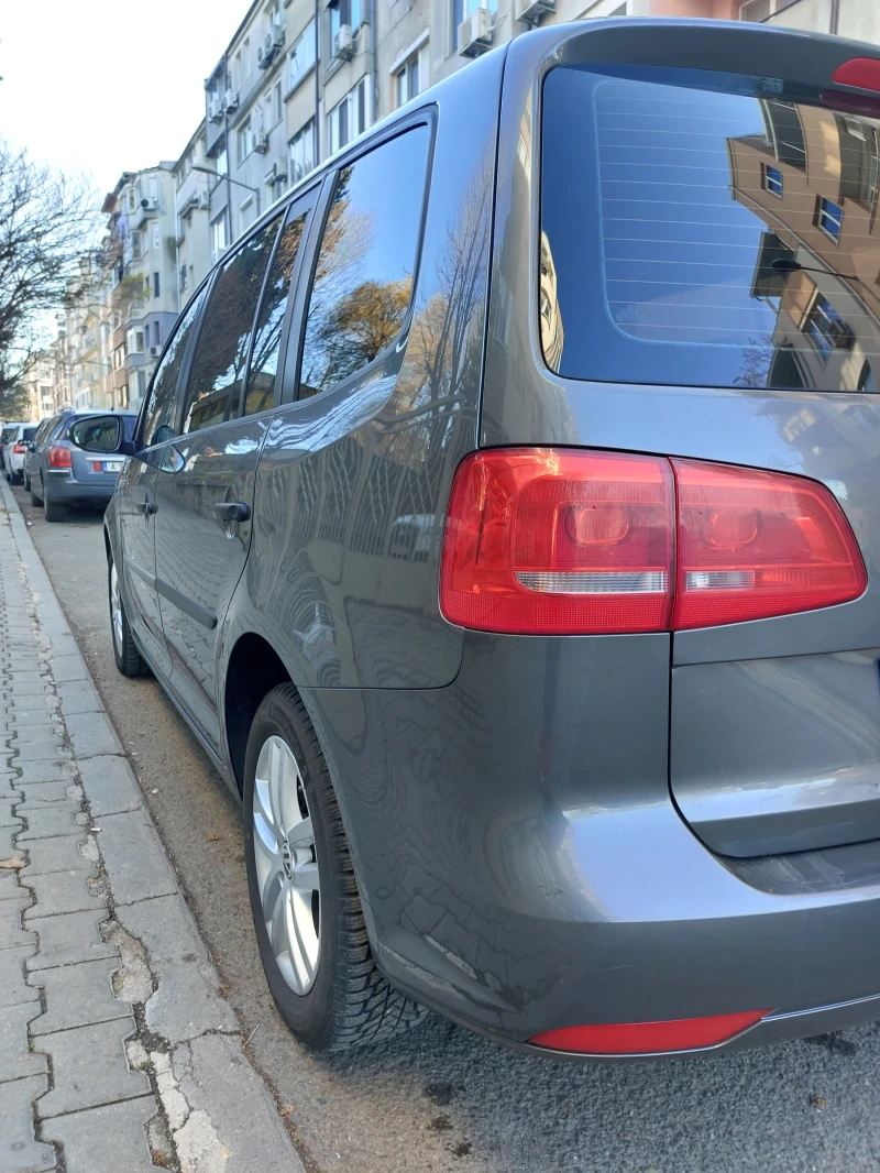 VW Touran 1.6 TDI, снимка 5 - Автомобили и джипове - 48505689