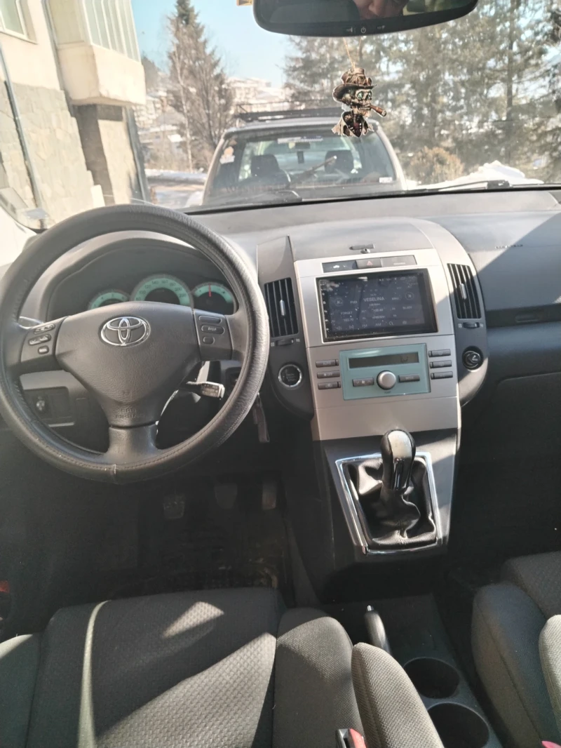 Toyota Corolla verso Хечбек , снимка 2 - Автомобили и джипове - 48729633