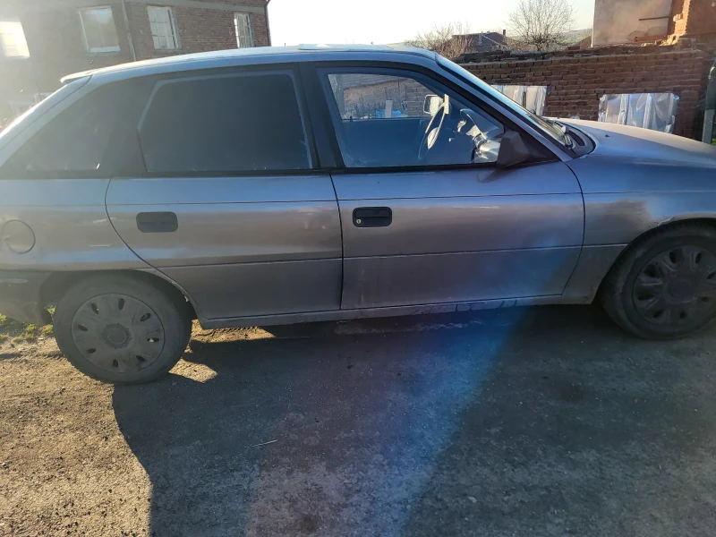 Opel Astra, снимка 3 - Автомобили и джипове - 49432544