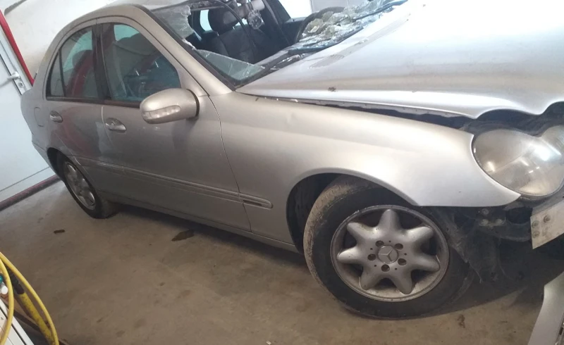 Mercedes-Benz C 200 Мерцедес Бенц С 200 CDI   на части , снимка 3 - Автомобили и джипове - 52037526