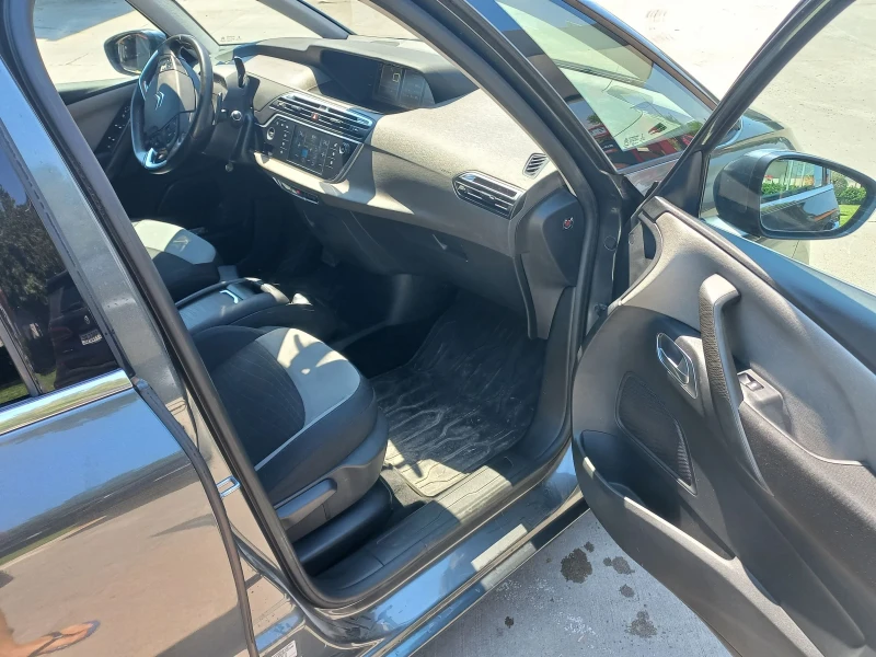 Citroen C4 Picasso 1.6HDi Exclusive, снимка 7 - Автомобили и джипове - 51092775