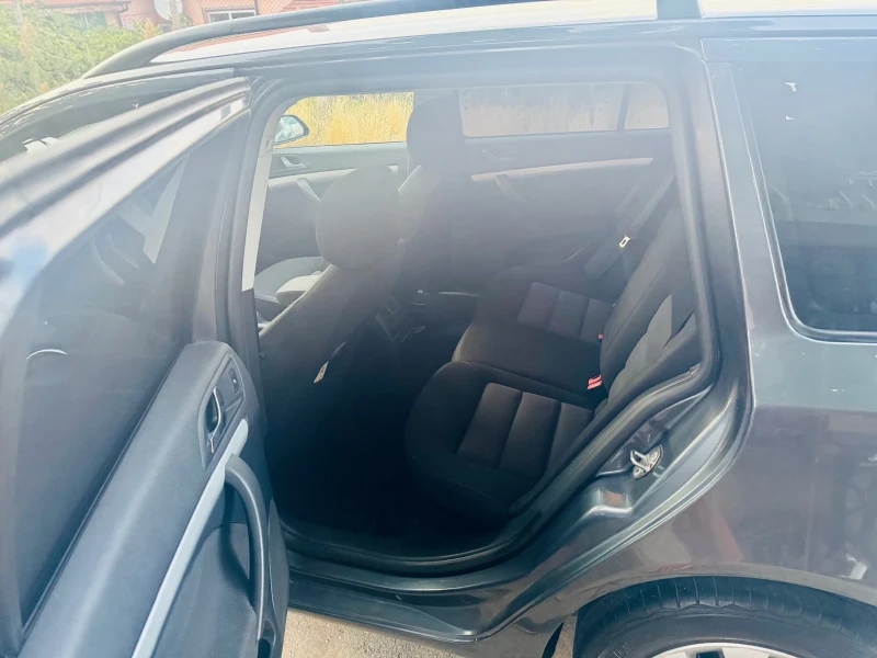 Skoda Octavia, снимка 12 - Автомобили и джипове - 51635996