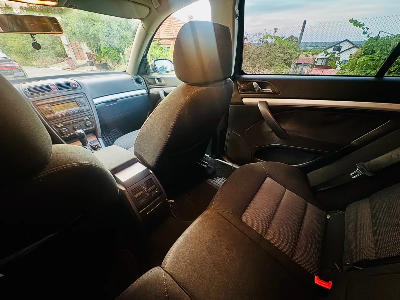 Skoda Octavia, снимка 6 - Автомобили и джипове - 51635996