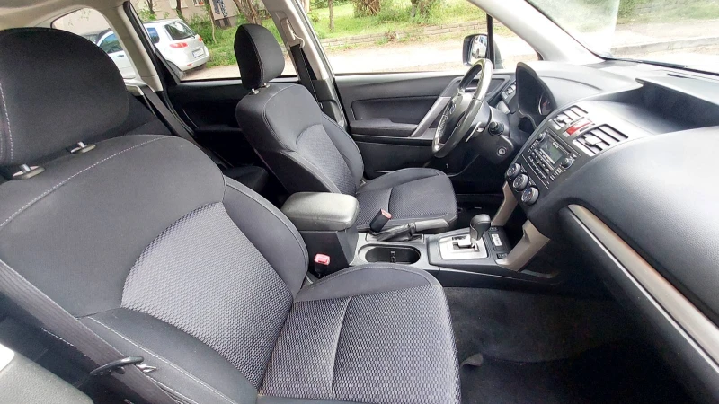 Subaru Forester 2.5  Symmetrical, снимка 11 - Автомобили и джипове - 52190959