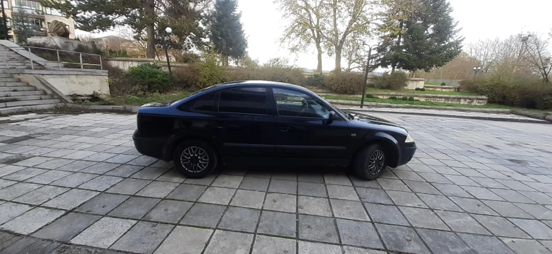 VW Passat 1.9 TDI, снимка 3 - Автомобили и джипове - 52651300