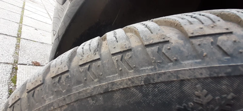 VW Passat 1.9 TDI, снимка 14 - Автомобили и джипове - 52651300