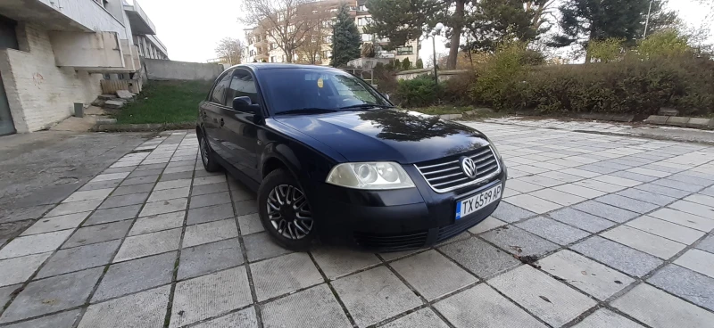 VW Passat 1.9 TDI, снимка 2 - Автомобили и джипове - 52651300