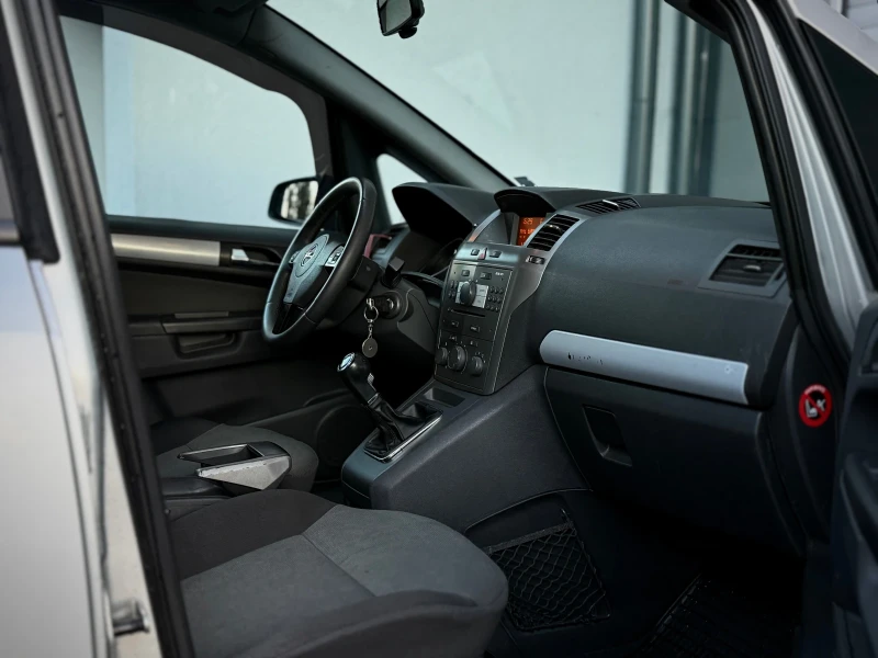 Opel Zafira 6+ 1 CNG, снимка 9 - Автомобили и джипове - 52881606