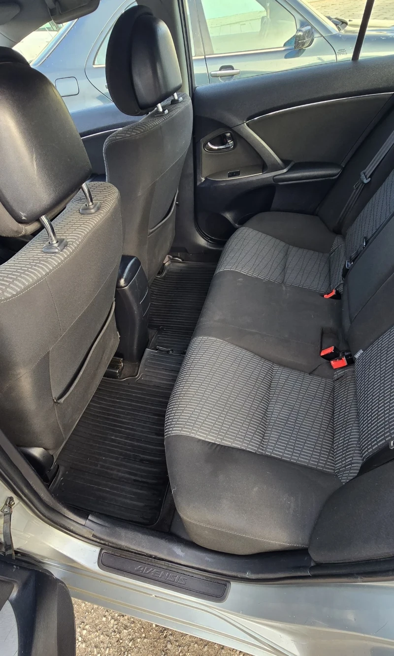 Toyota Avensis 2.0 D-4D, снимка 9 - Автомобили и джипове - 53384450