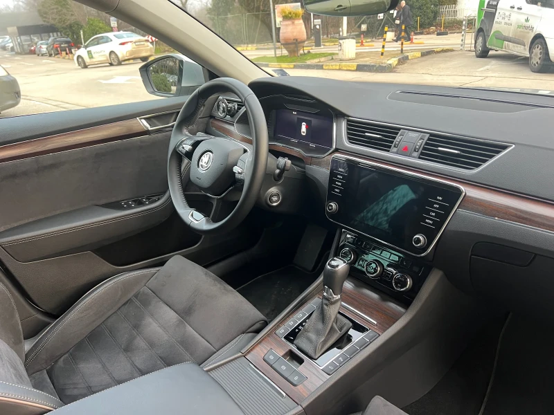Skoda Superb Scout, снимка 12 - Автомобили и джипове - 53404580