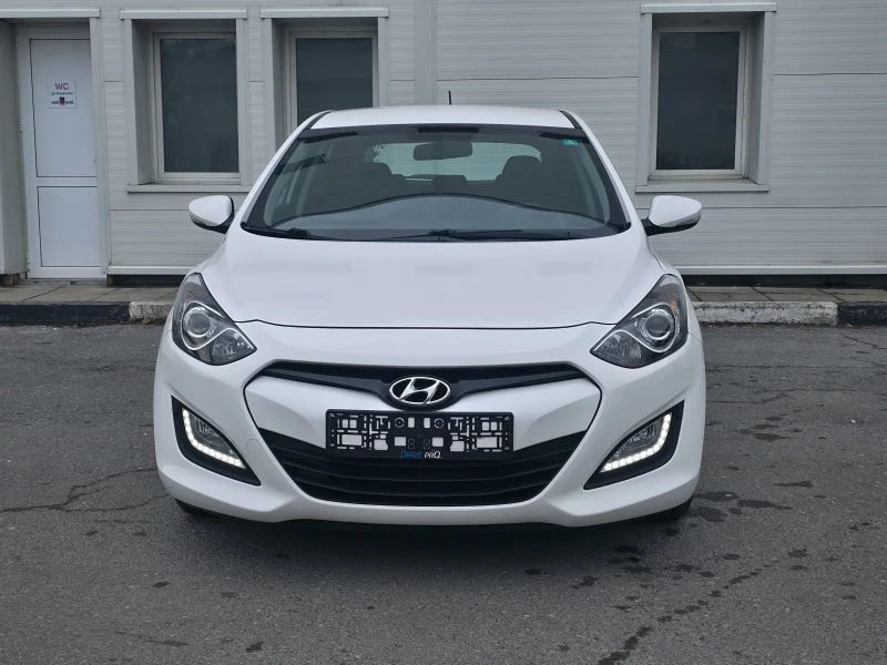 Hyundai I30 1.4i Classic, снимка 3 - Автомобили и джипове - 53458231