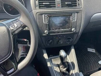 VW Jetta 1.4T Trendline Plus FWD АвтоКредит  (ЦЕНА ДО БГ), снимка 4 - Автомобили и джипове - 54655595