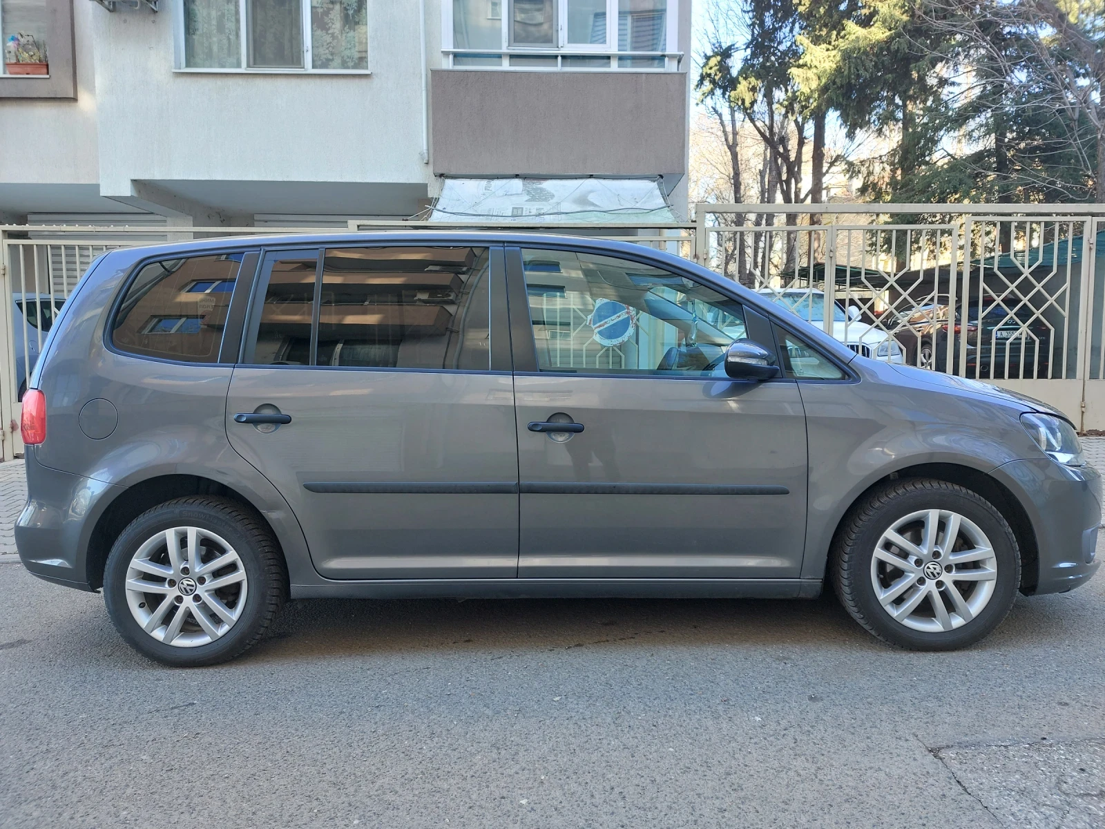 VW Touran 1.6 TDI, снимка 1