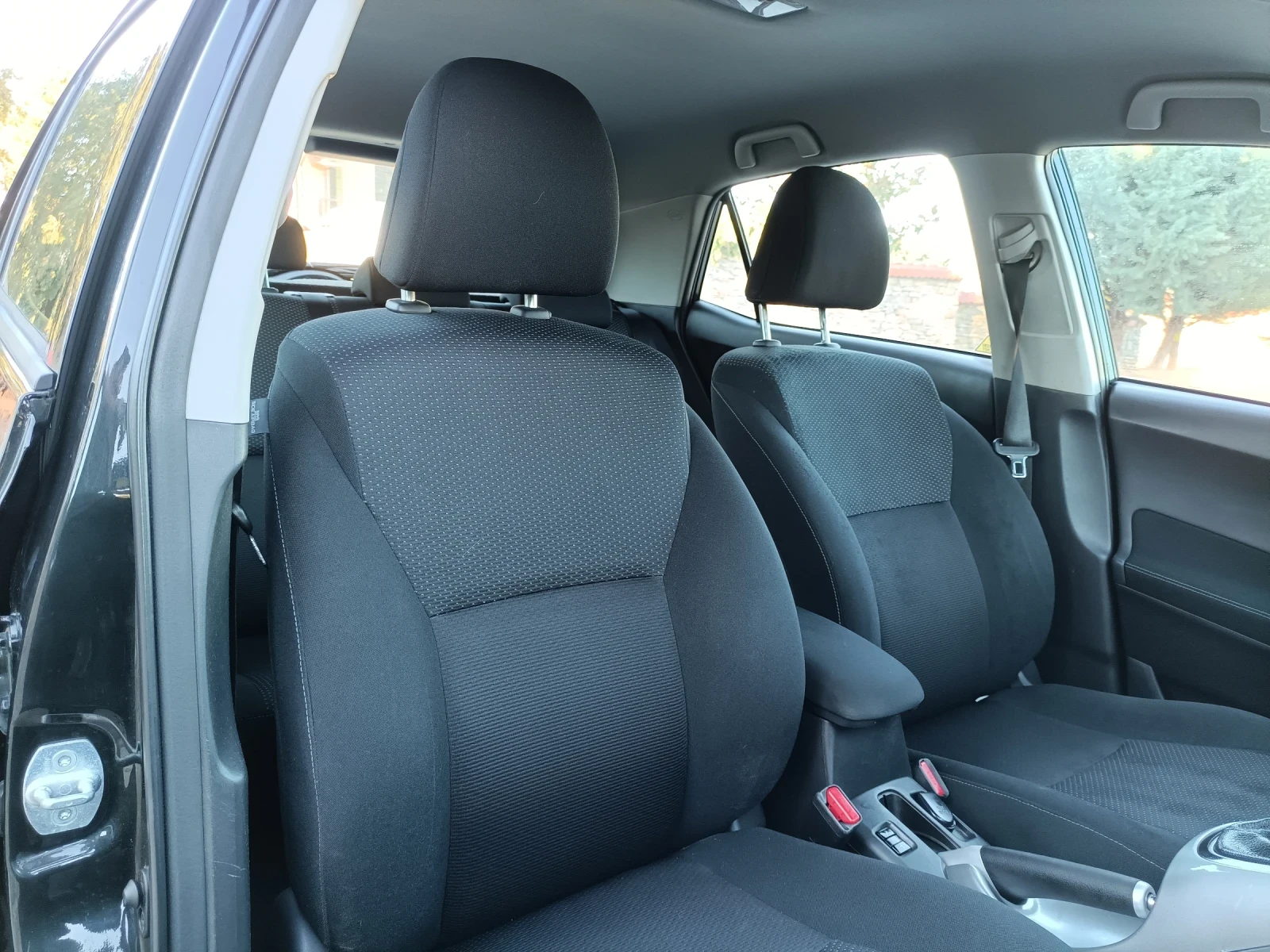 Toyota Auris 1.4 90 2012.11 | Mobile.bg   11