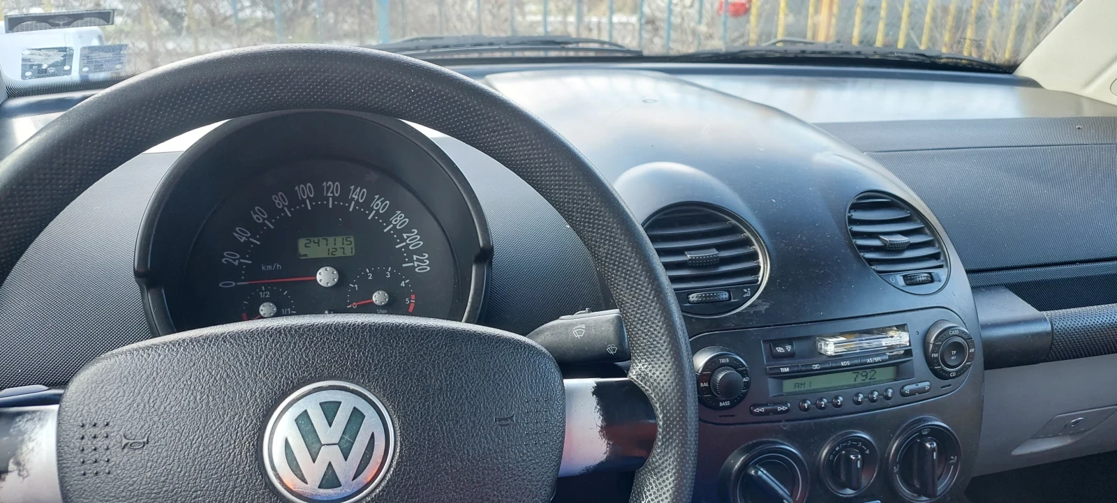 VW New beetle, снимка 4 - Автомобили и джипове - 53908454