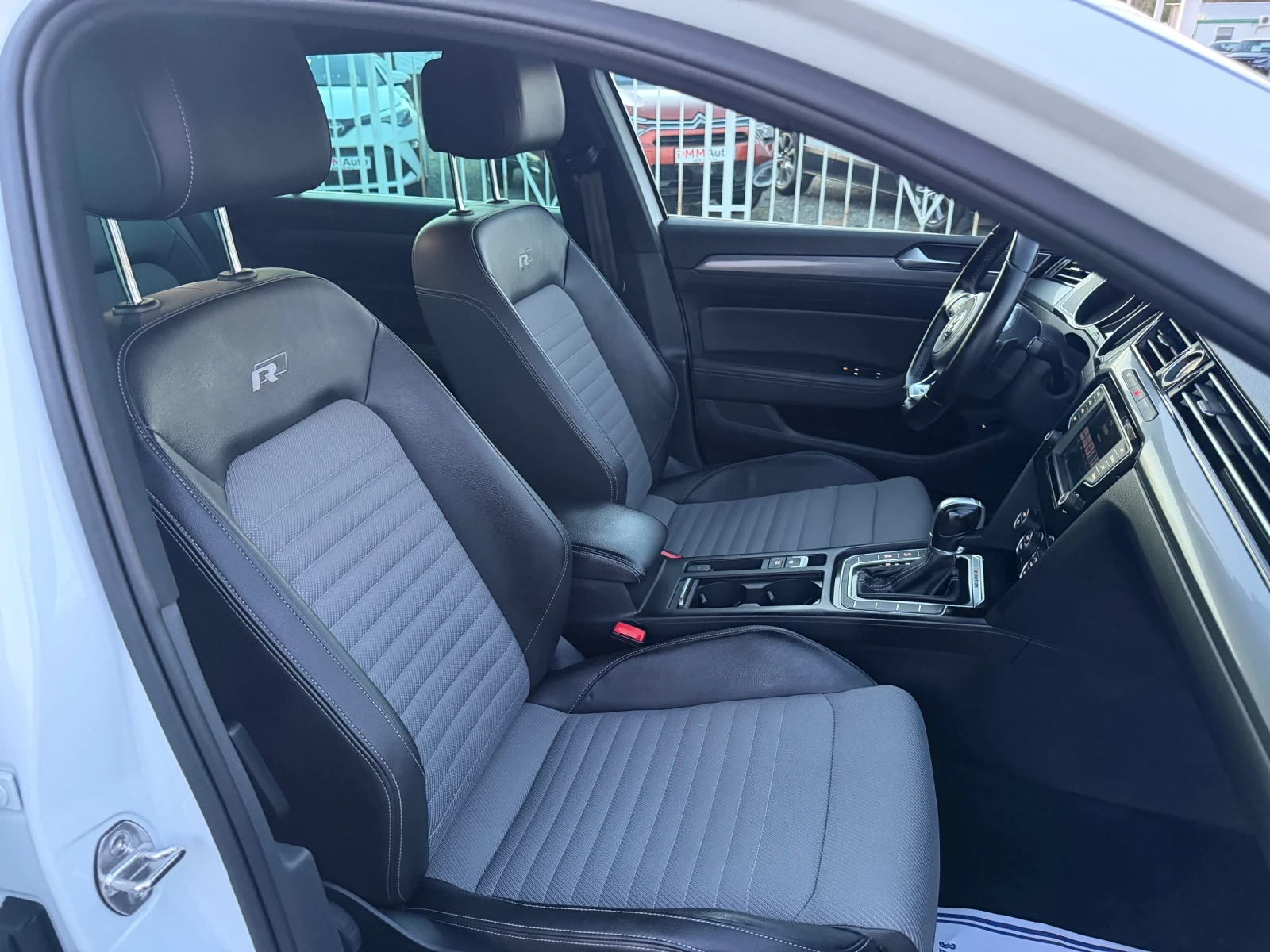 VW Passat 2.0 - 239 �.� R-LINE / 4MOTION / ����6 / ��������� | Mobile.bg � ����������� 12