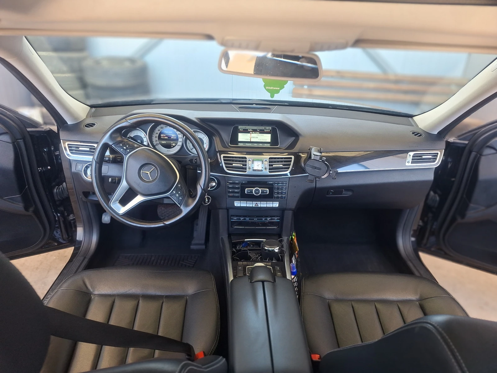 Mercedes-Benz E 250 4 MATIC, снимка 12 - Автомобили и джипове - 54340002