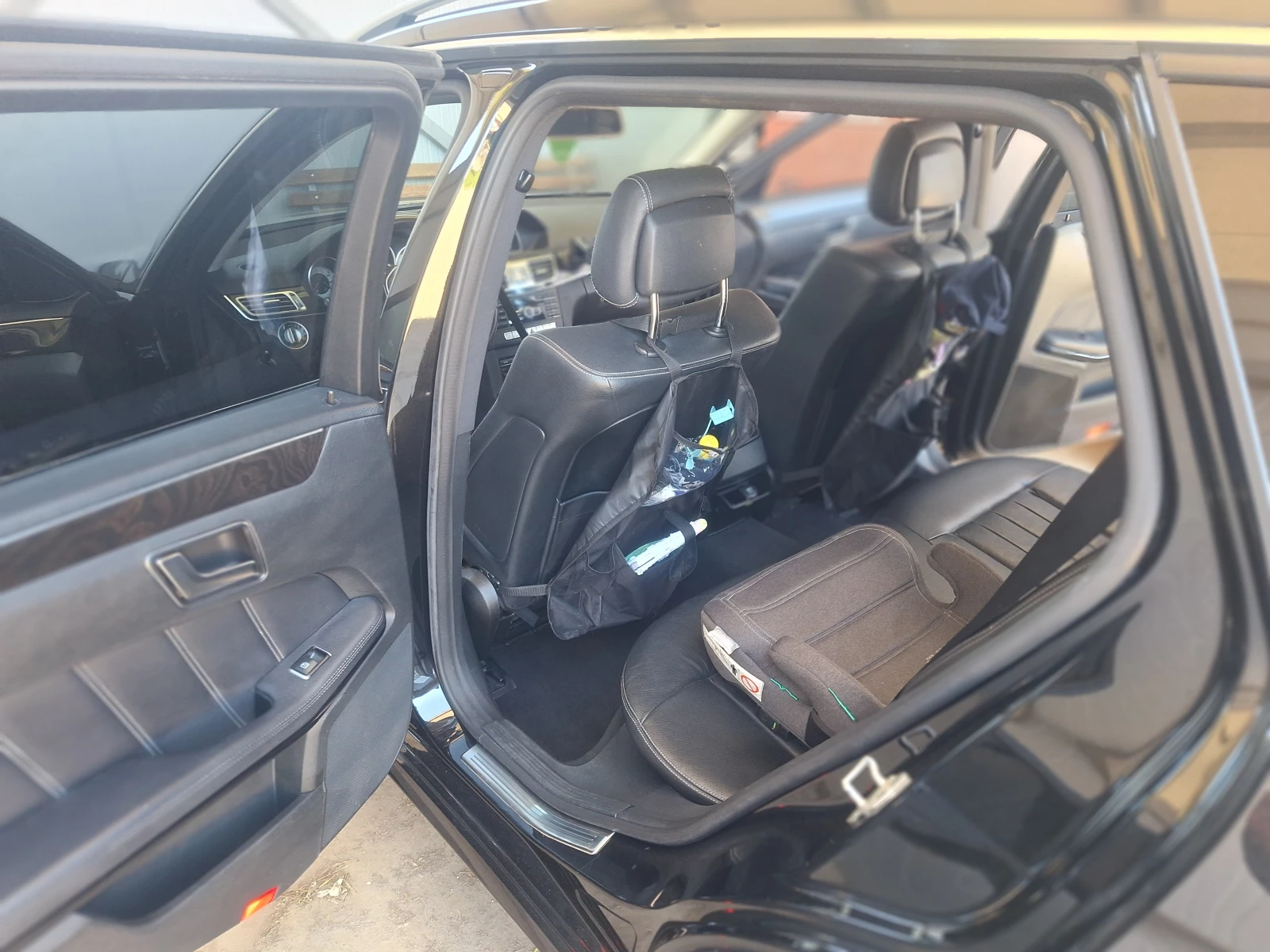 Mercedes-Benz E 250 4 MATIC, снимка 8 - Автомобили и джипове - 54340002