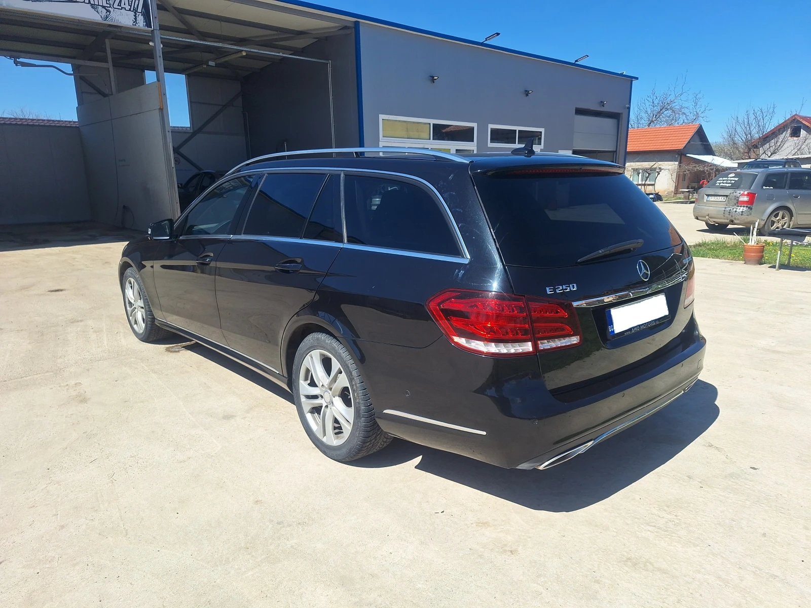 Mercedes-Benz E 250 4 MATIC, снимка 3 - Автомобили и джипове - 54340002