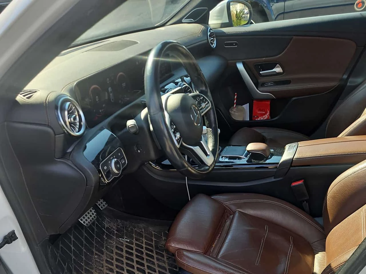 Mercedes-Benz A 220 * CARFAX * БЕЗ ПЪРВОНАЧАЛНА ВНОСКА, снимка 16 - Автомобили и джипове - 54480242