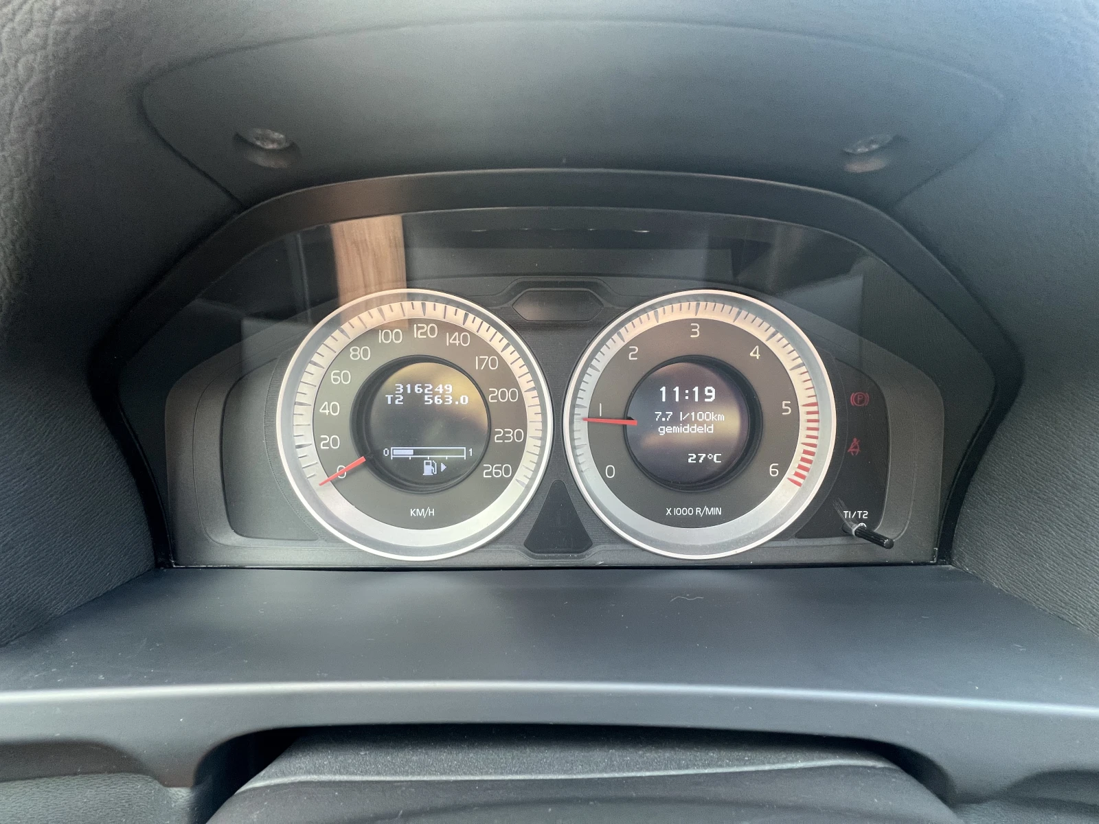 Volvo V60 D2 (DRIVe), снимка 12 - Автомобили и джипове - 55623291