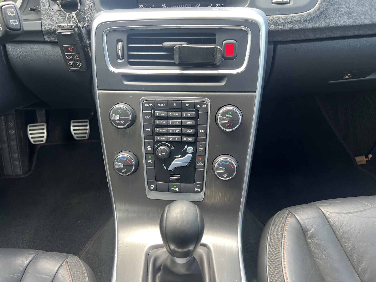 Volvo V60 D2 (DRIVe), снимка 13 - Автомобили и джипове - 55623291
