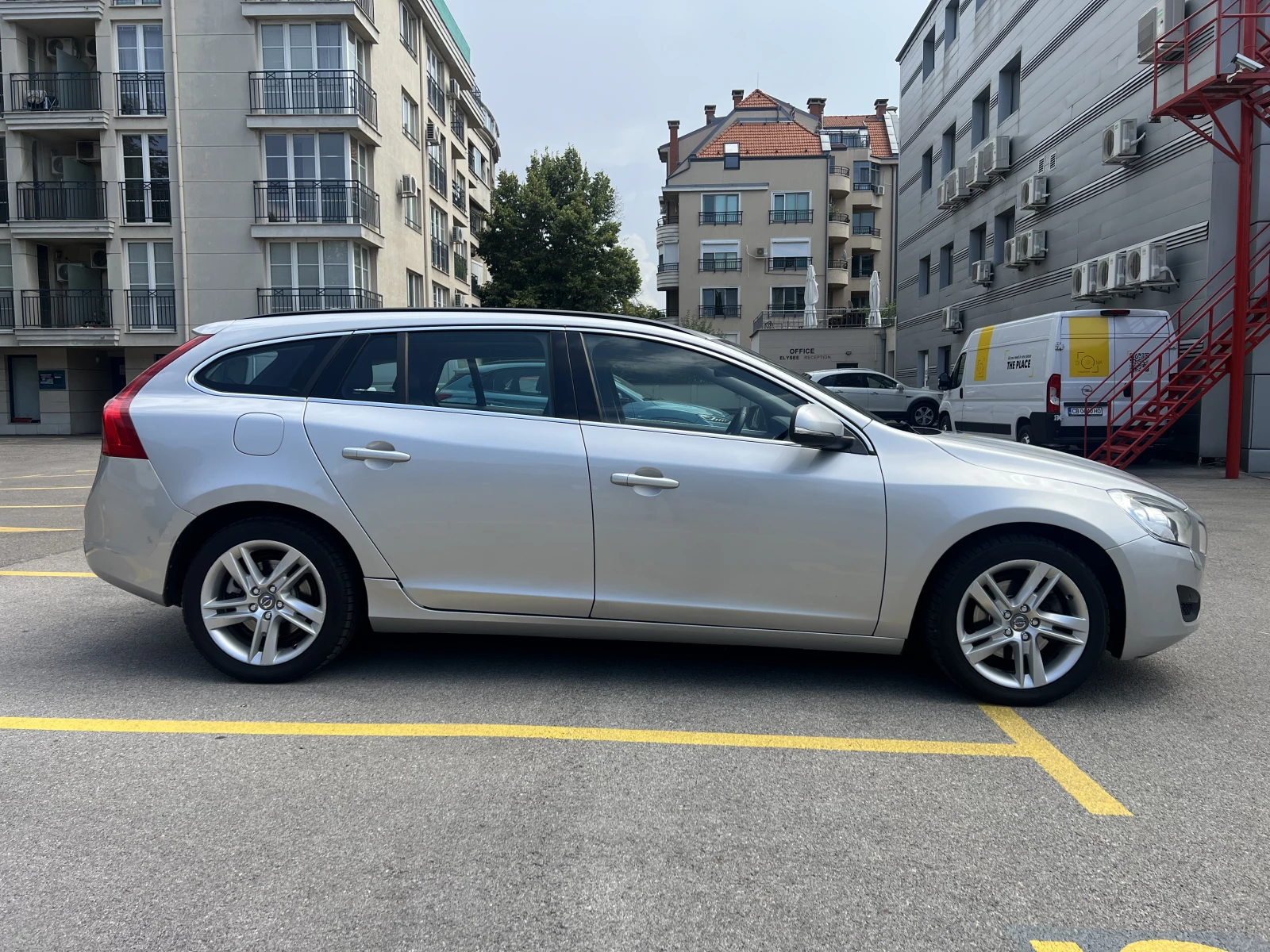 Volvo V60 D2 (DRIVe), снимка 5 - Автомобили и джипове - 55623291