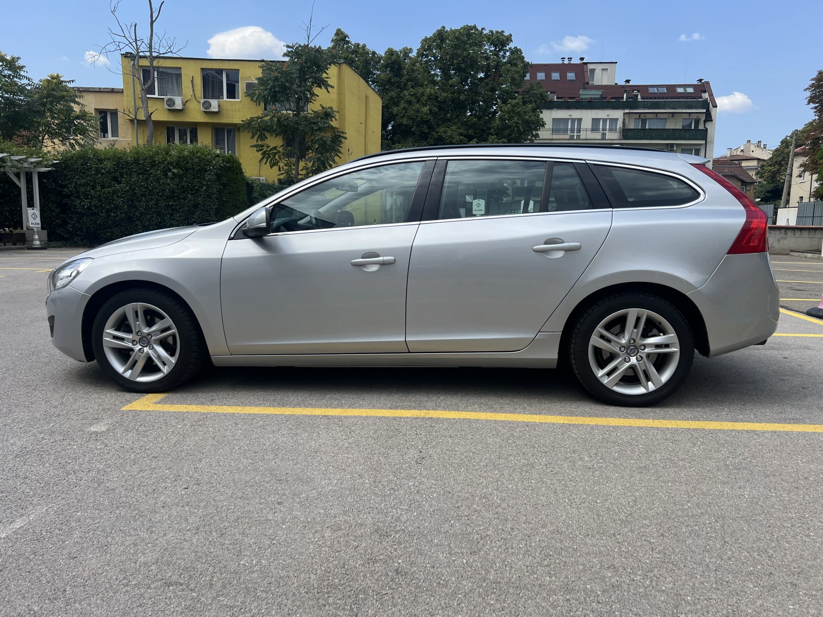 Volvo V60 D2 (DRIVe), снимка 3 - Автомобили и джипове - 55623291
