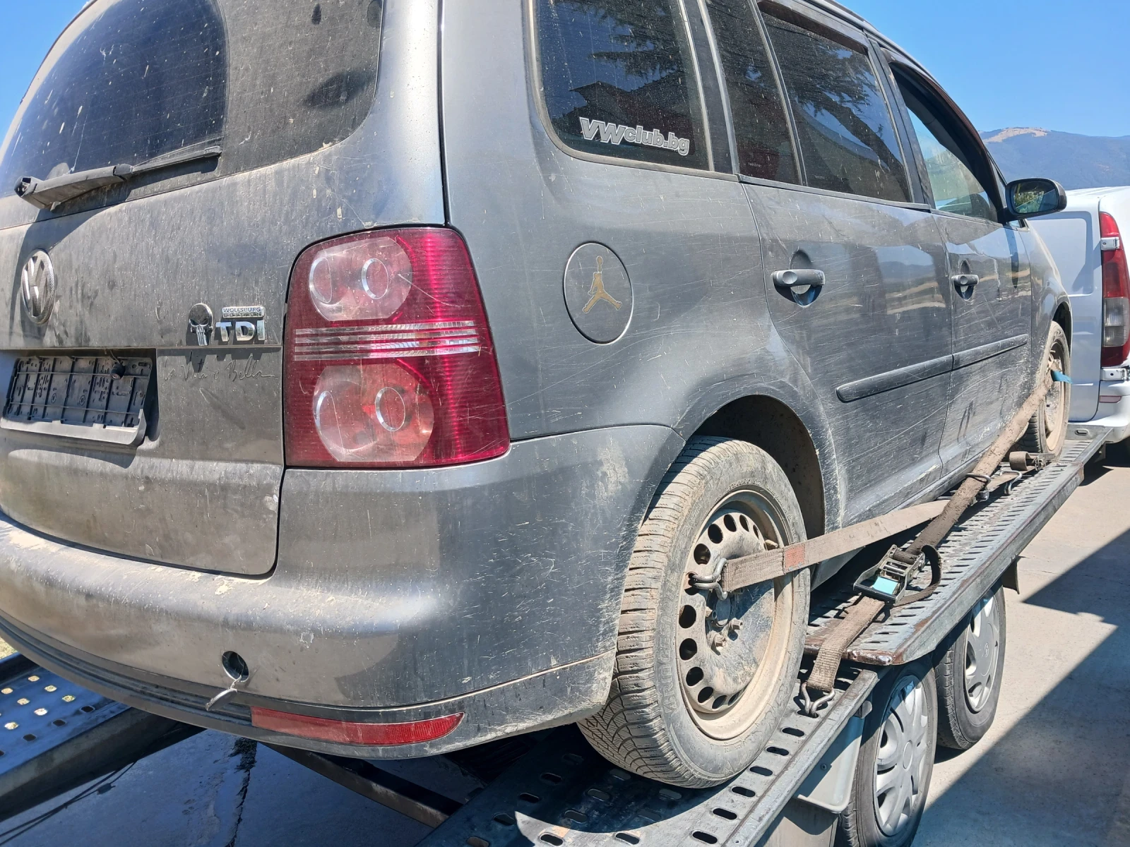 VW Touran 1.9TDI, снимка 2 - Автомобили и джипове - 55680952